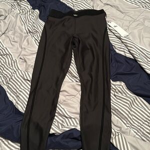 Alo Yoga airlift high waisted 7/8 length line up leggings